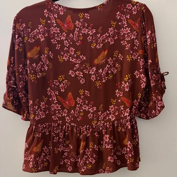 Madewell Tie-Sleeve Wrap Top in Butterfly Sanctuary - Picture 3 of 10